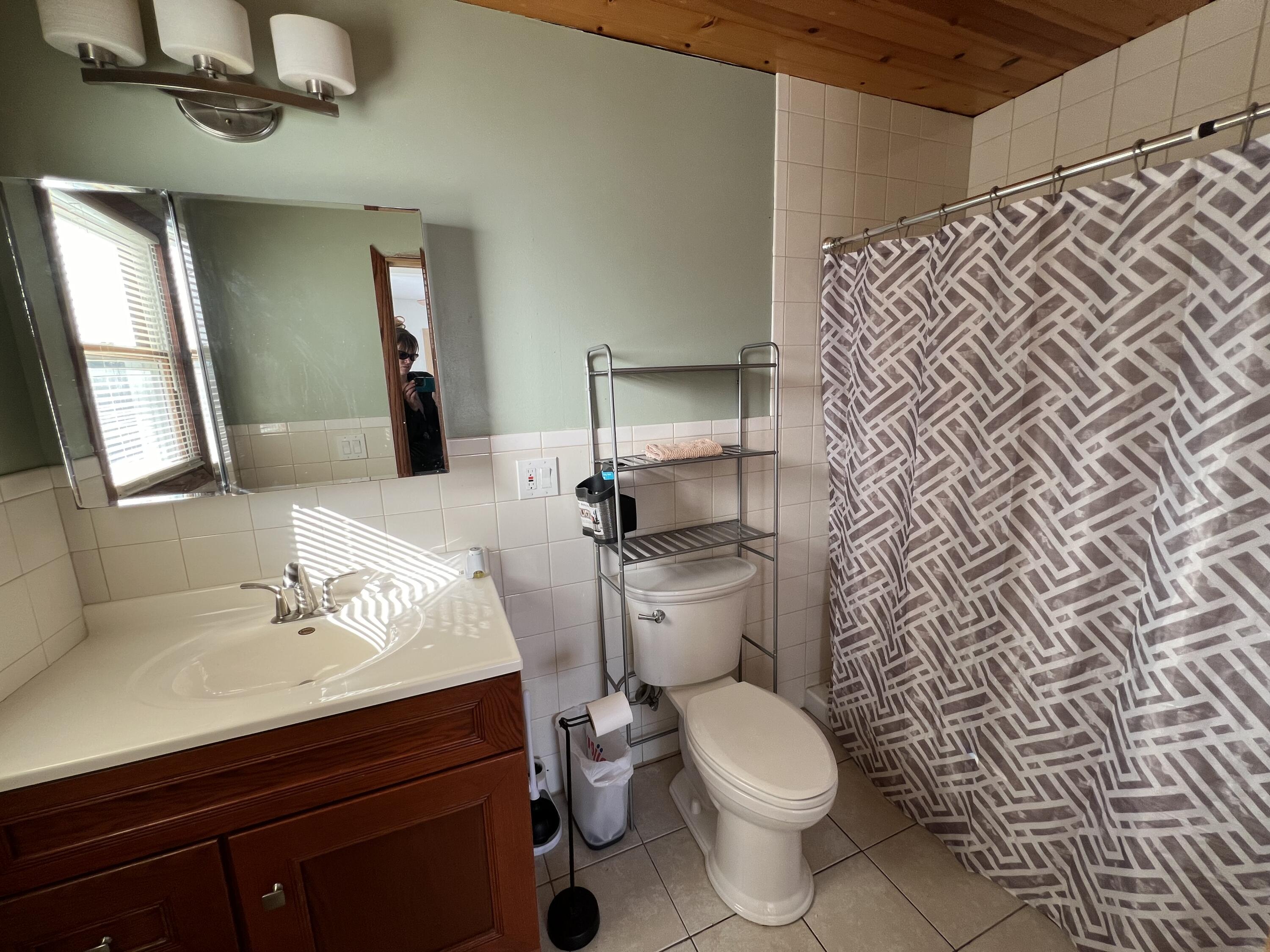 235 Renker Road Lansing, MI 48917 - Photo 20 of 48 IMG_6488