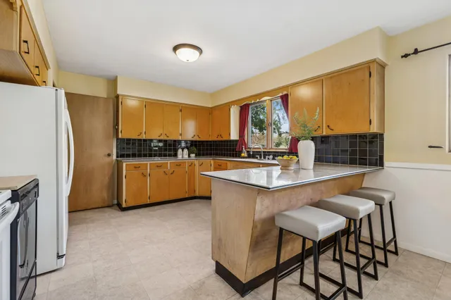 $272,000 | 1350 Susan Drive, St. Joseph, MI 49085