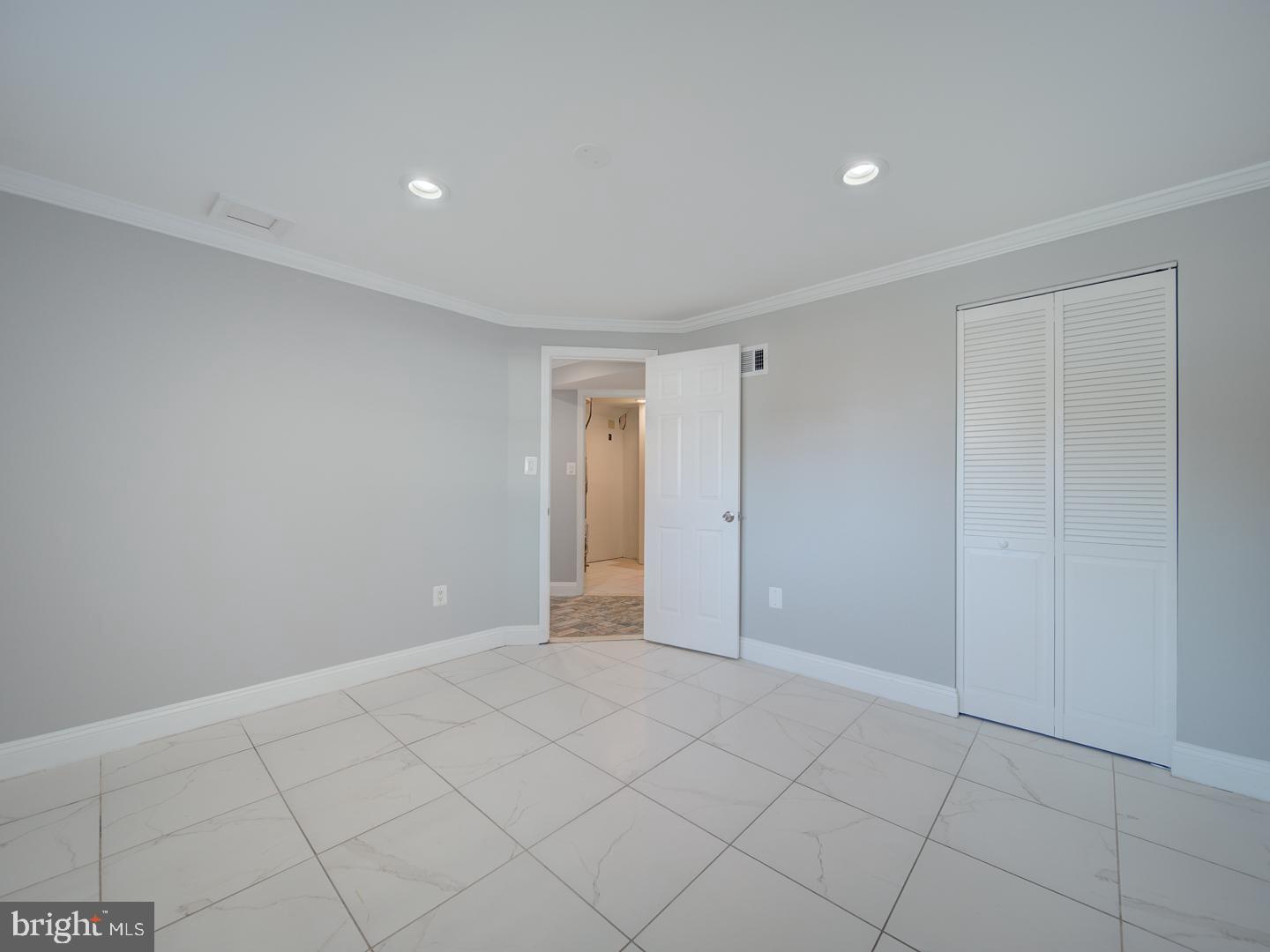 1300 East Beech Road Sterling, VA 20164 - Photo 21 of 35 a view of an empty room