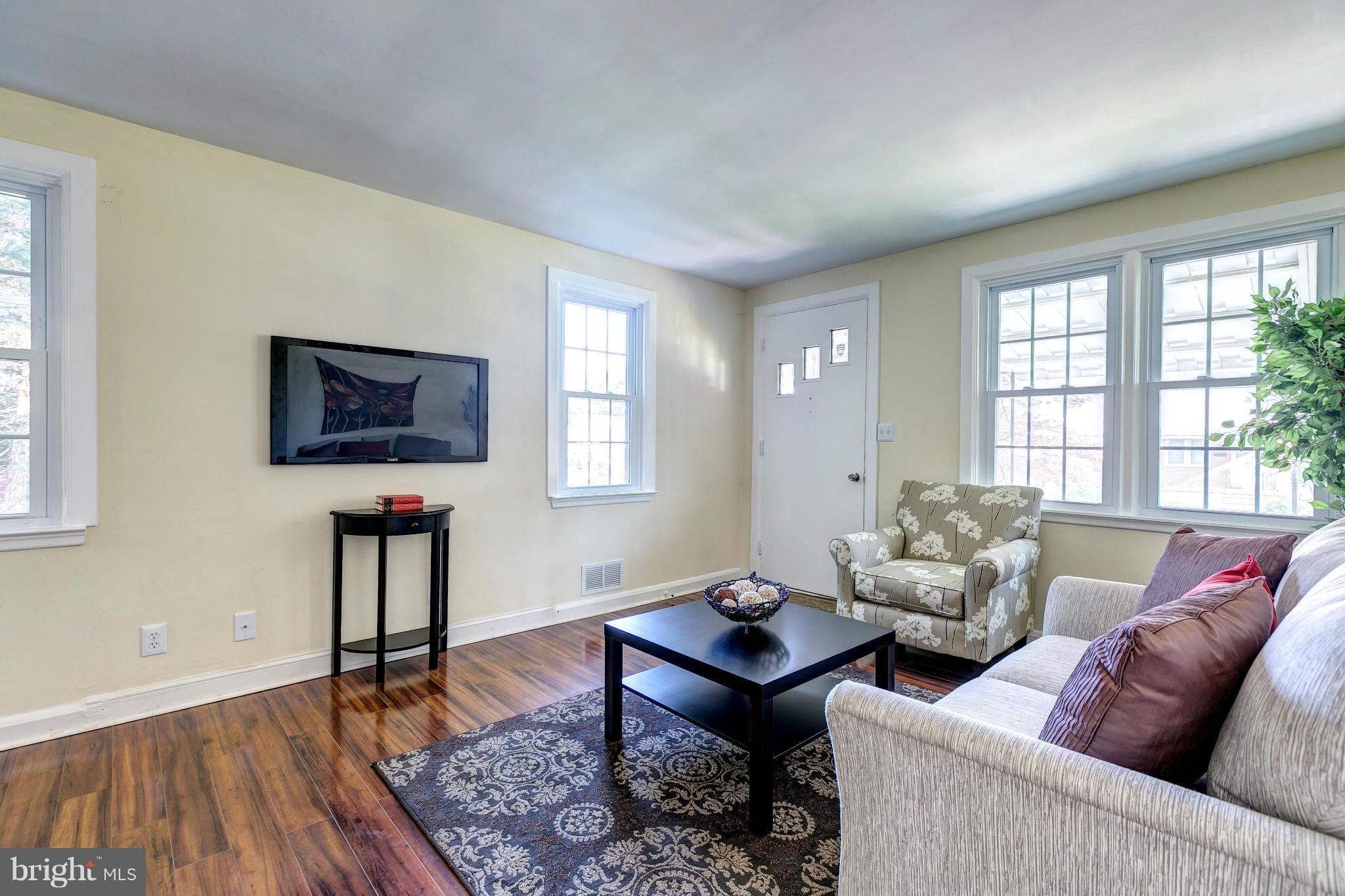6927 Chambers Road Baltimore, MD 21234 - Photo 4 of 30 Custom Finishes