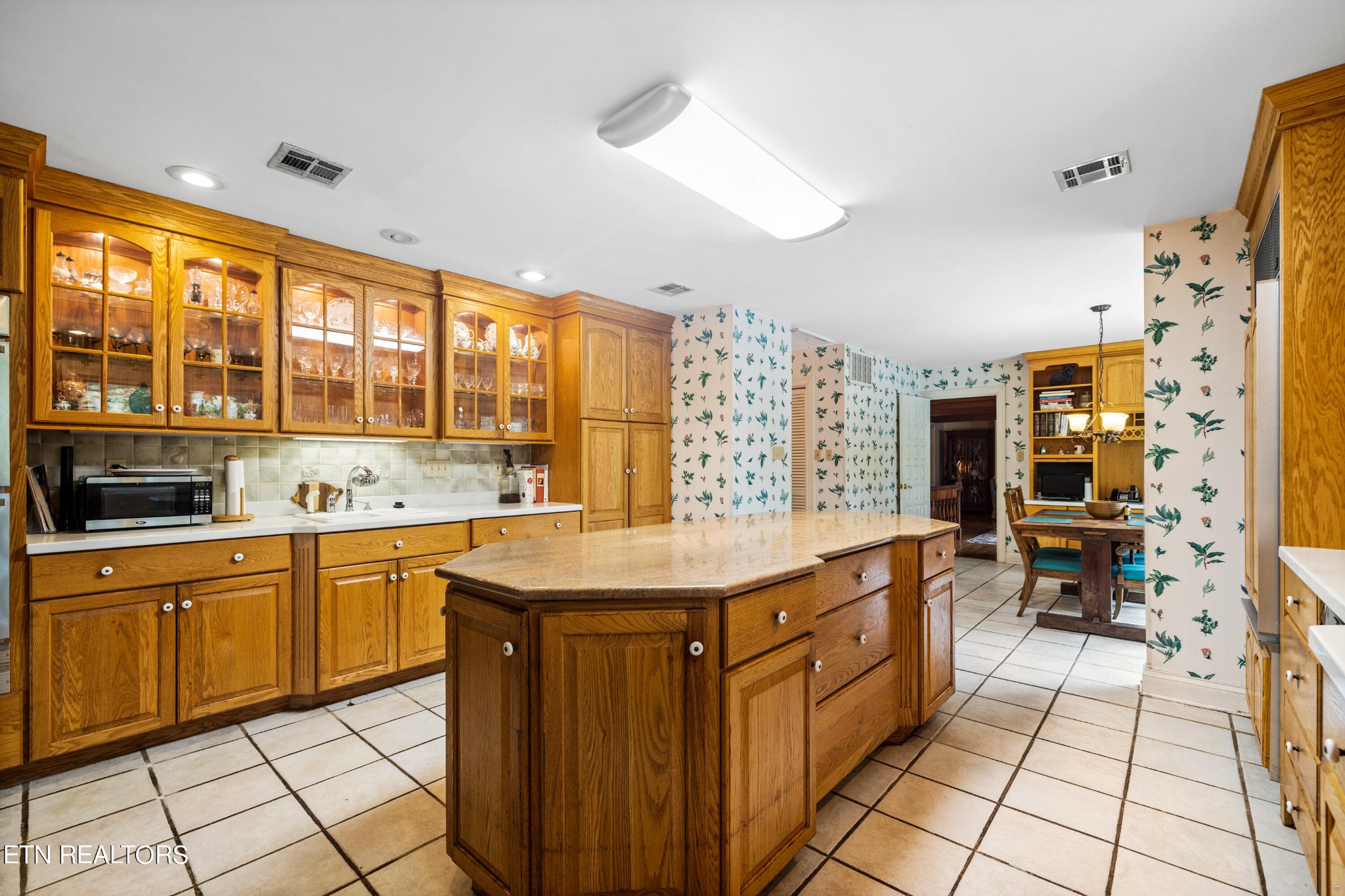 705707 Kempton Road Knoxville, TN 37909 - Photo 9 of 38 Gallery Image 9