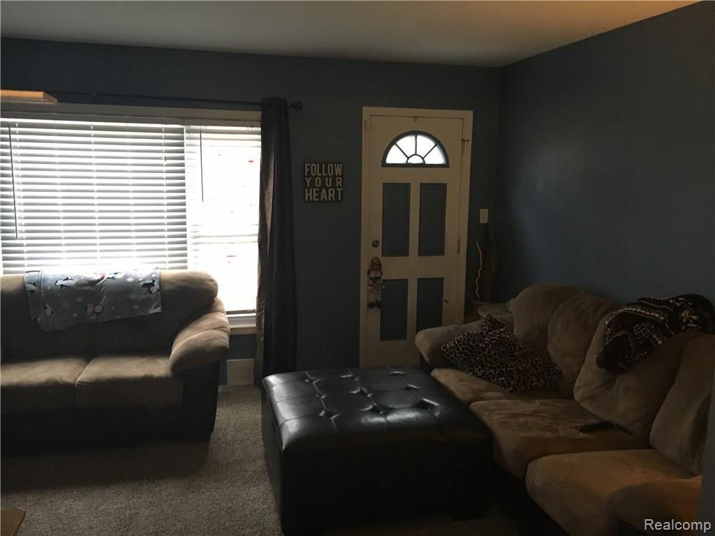 10169 Nimphie Road Fenton, MI 48430 - Photo 2 of 9