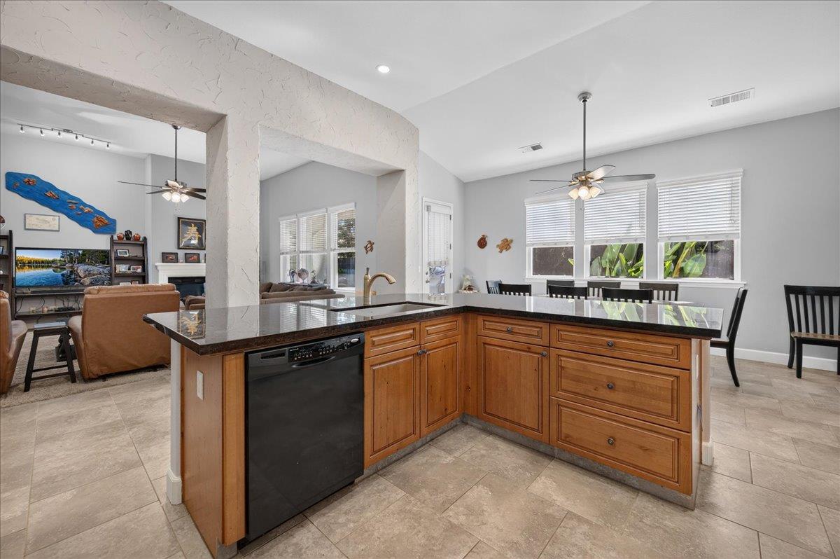 3144 Rall Avenue Clovis, CA 93619 - Photo 20 of 73 Gallery Image 20