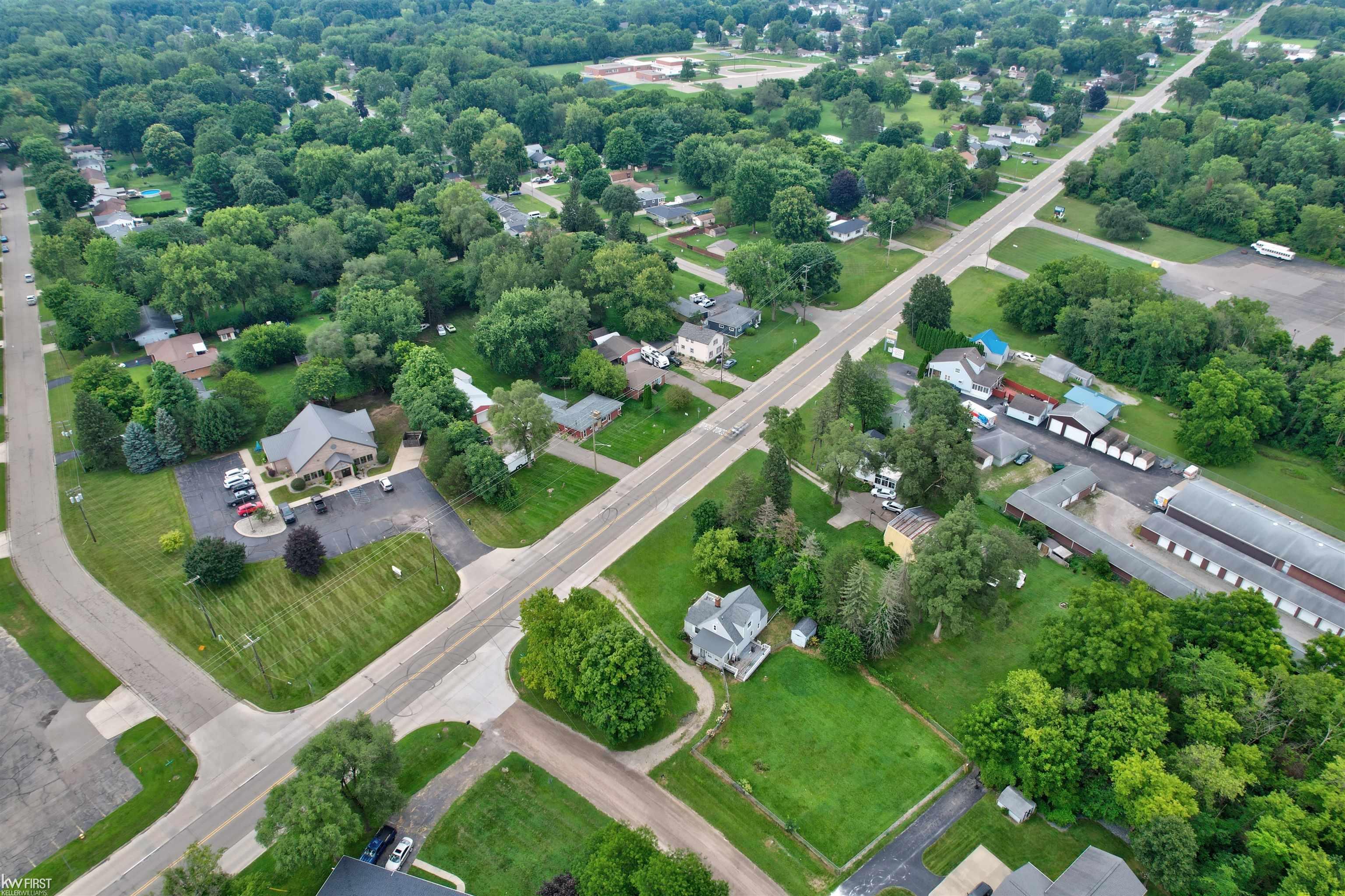 5270 Richfield Road Flint, MI 48506 - Photo 37 of 52 50152001-cd69ad54-4e63-4ad9-b8a6-18f44ea8ba32.JPG