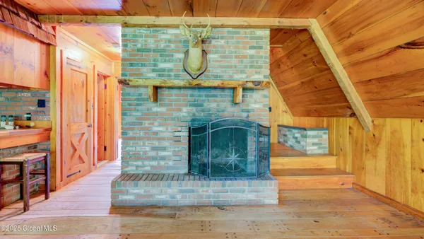 $299,999 | 824 County Road 106, Amsterdam, NY 12010