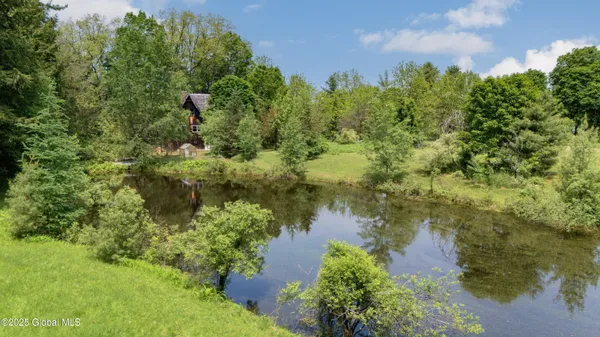 $299,999 | 824 County Road 106, Amsterdam, NY 12010