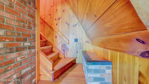 $299,999 | 824 County Road 106, Amsterdam, NY 12010