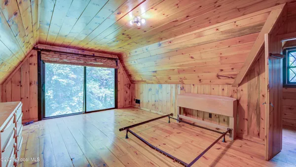 $299,999 | 824 County Road 106, Amsterdam, NY 12010