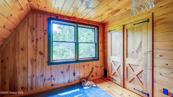 $299,999 | 824 County Road 106, Amsterdam, NY 12010