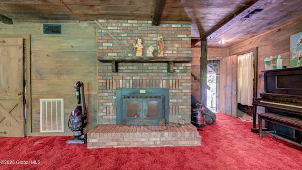 $299,999 | 824 County Road 106, Amsterdam, NY 12010