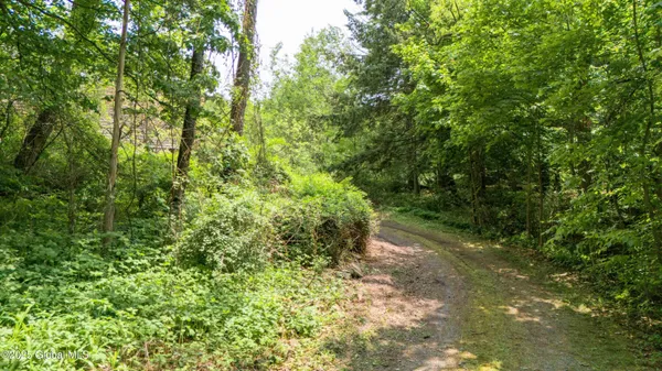 $299,999 | 824 County Road 106, Amsterdam, NY 12010