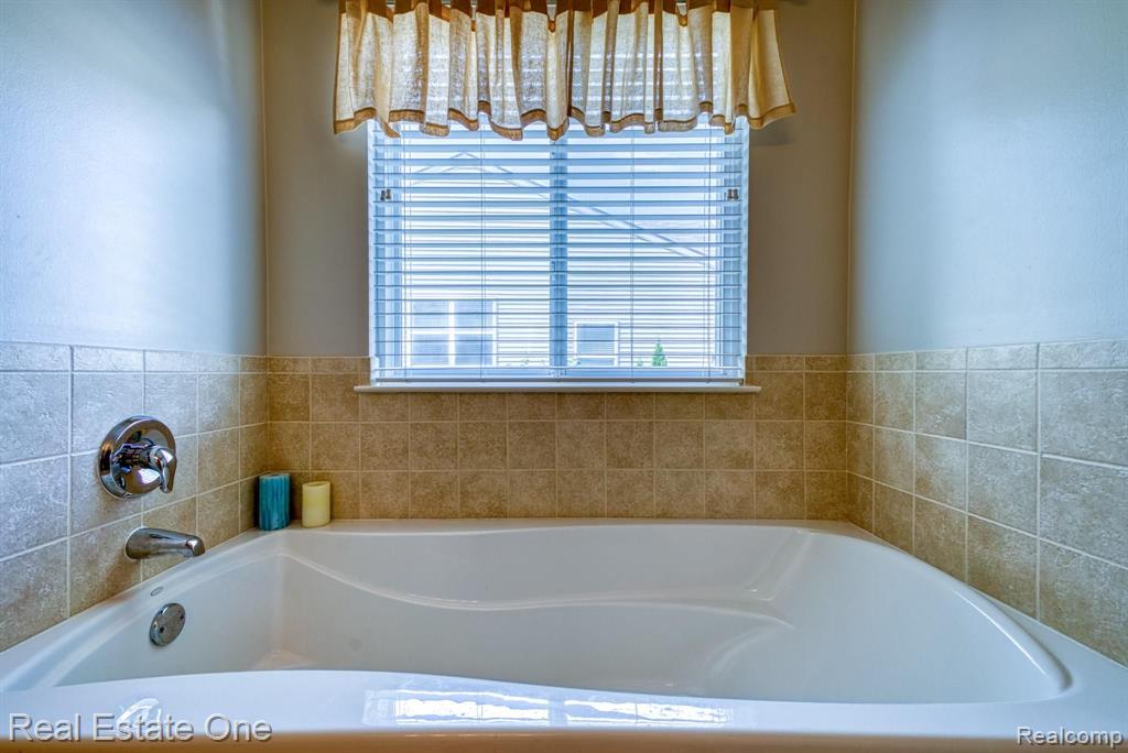 3370 Everett Drive Rochester Hills, MI 48307 - Photo 23 of 36
