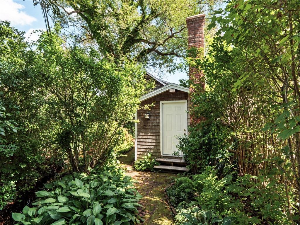 210 Ferry Road North Kingstown, RI 02874 - Photo 3 of 35 Gallery Image 3