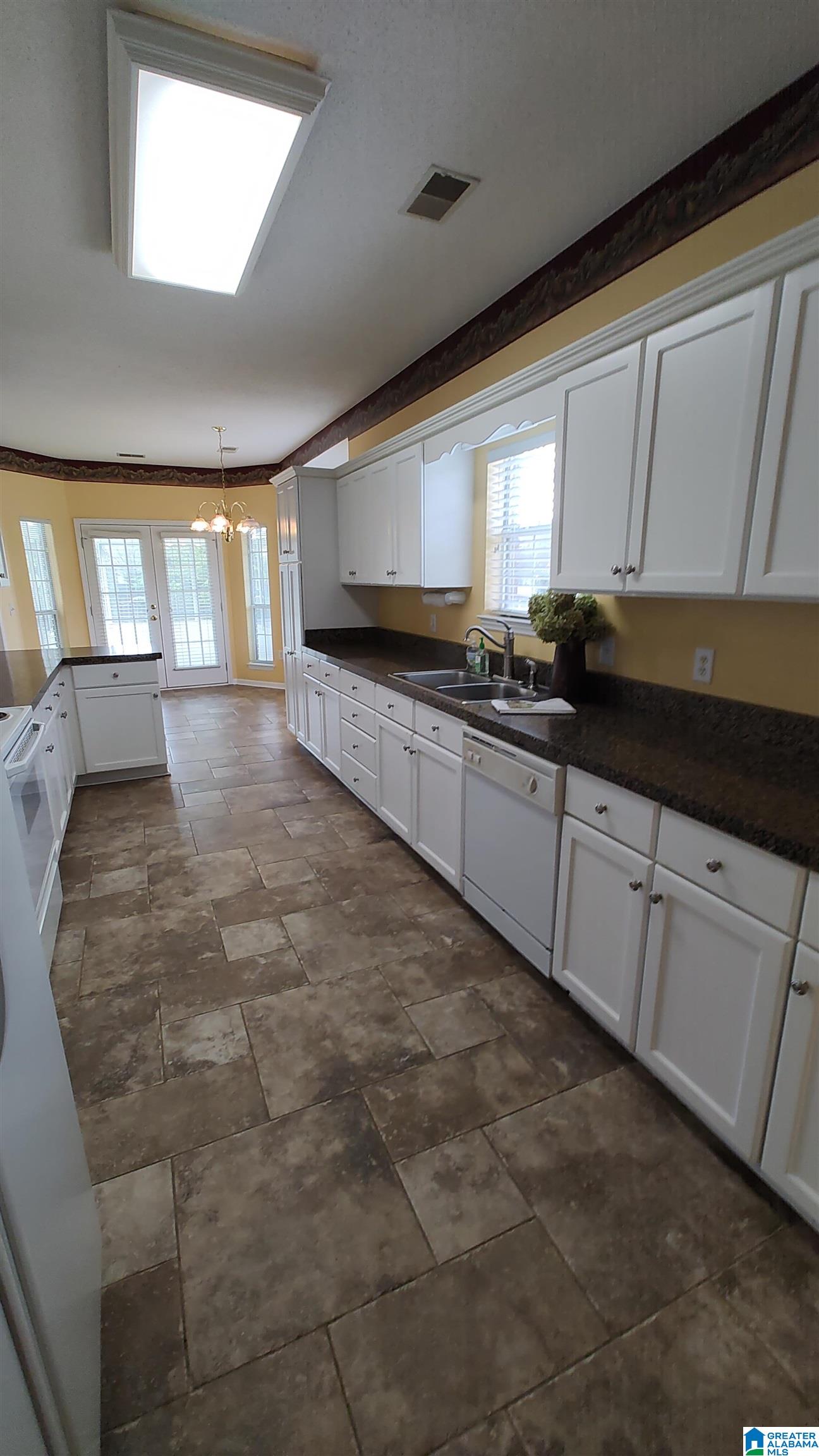 8549 Covington Way Leeds, AL 35094 - Photo 17 of 37