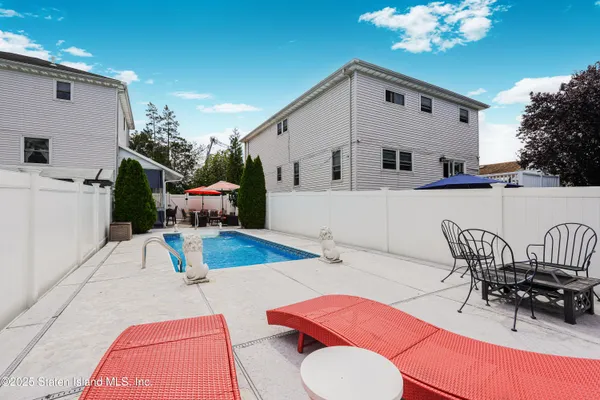 $1,150,000 | 89 Columbus Avenue | Grasmere