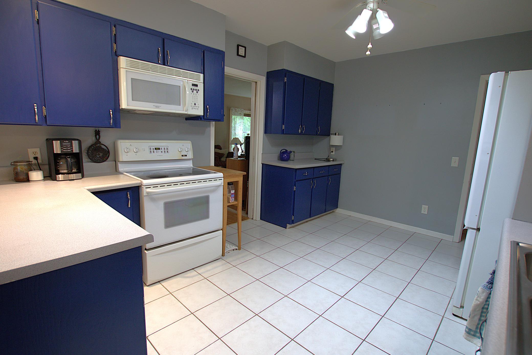 616 7th Street Northeast Staples, MN 56479 - Photo 5 of 28