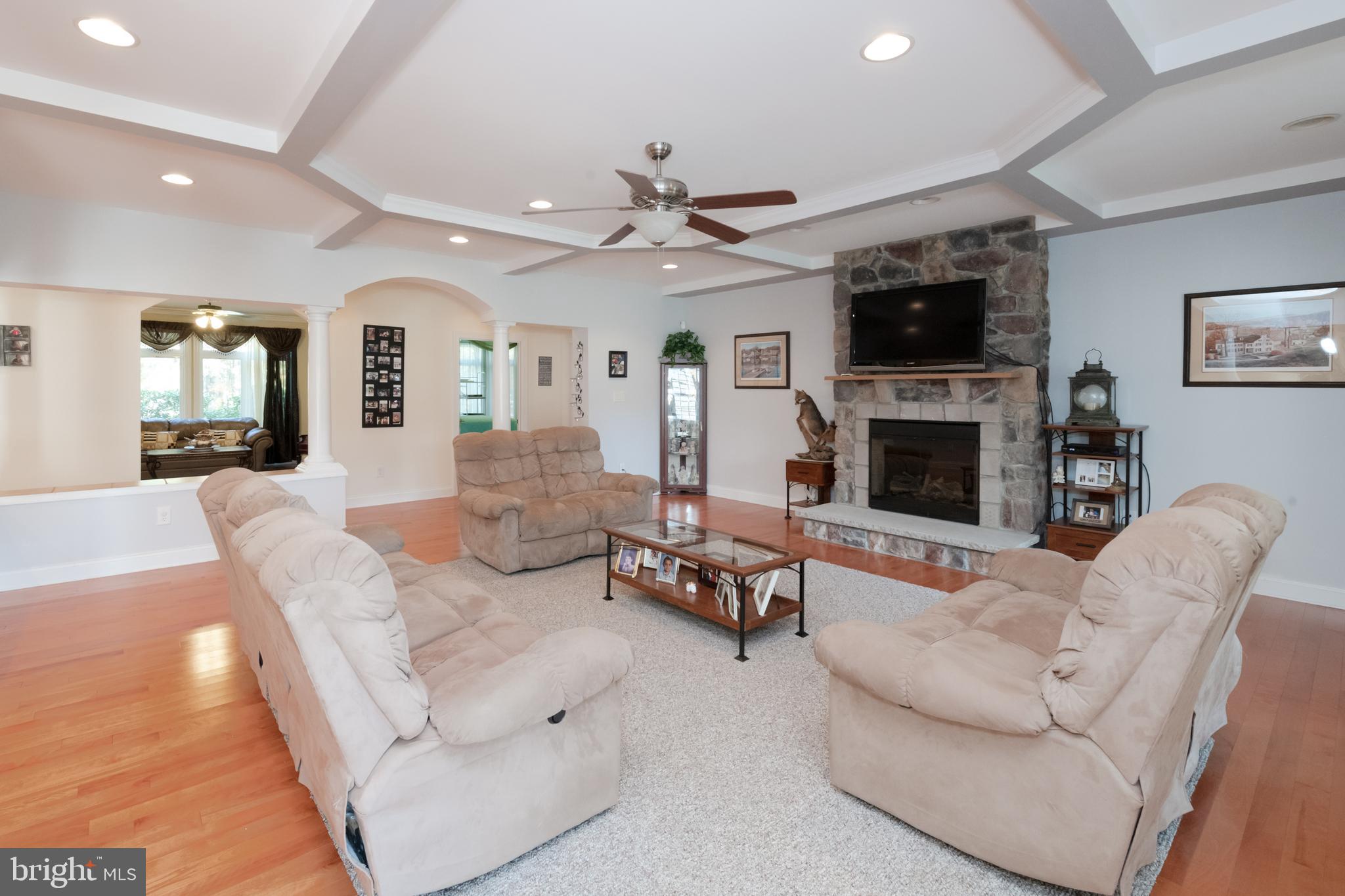 335 South Rte 73 Hammonton, NJ 08037 - Photo 17 of 81 Family room