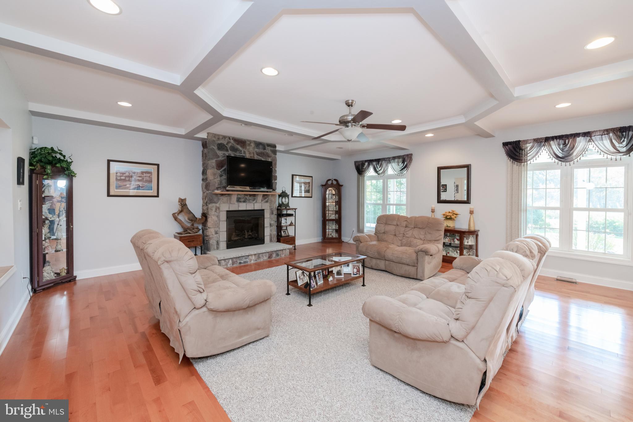 335 South Rte 73 Hammonton, NJ 08037 - Photo 18 of 81 Family room