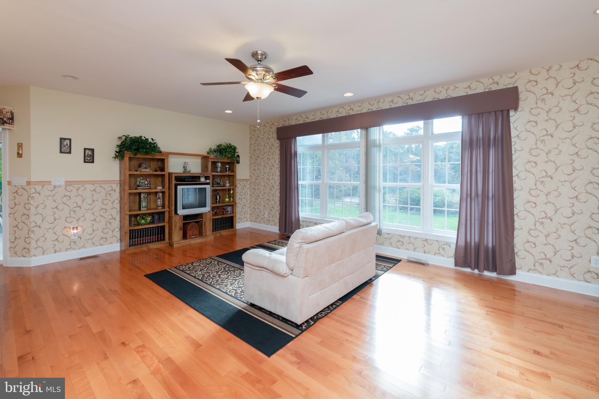335 South Rte 73 Hammonton, NJ 08037 - Photo 24 of 81 Morning room