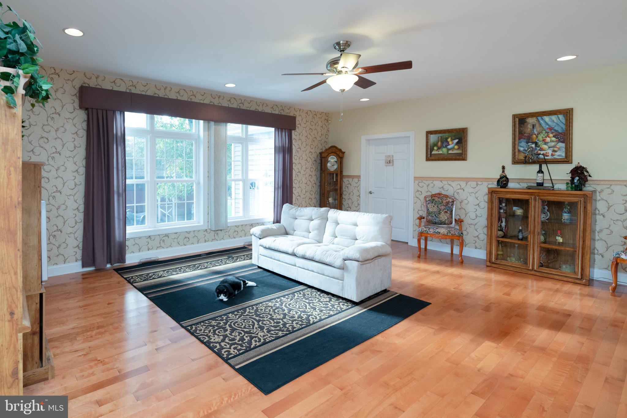335 South Rte 73 Hammonton, NJ 08037 - Photo 25 of 81 Morning room
