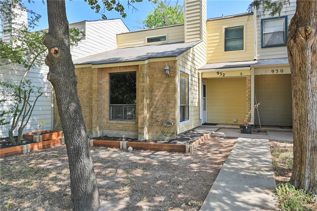 932 Navidad Street Bryan, TX 77801 - Photo 2 of 7
