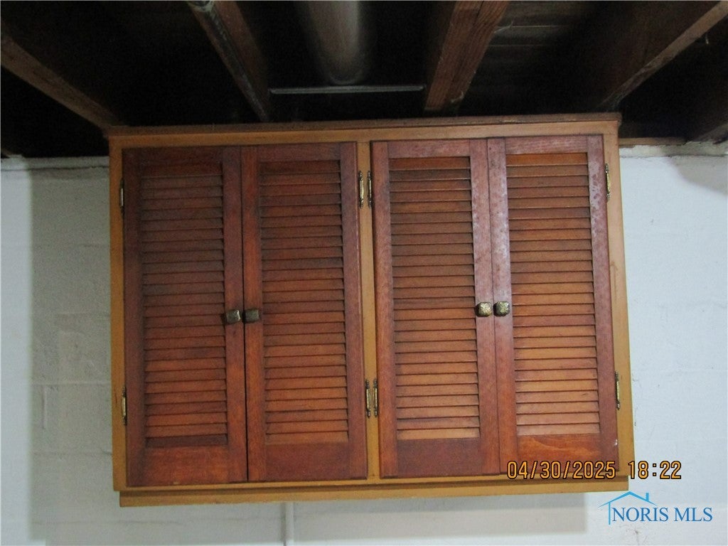 4141 Douglas Road Toledo, OH 43613 - Photo 35 of 43 laundry cabinetry