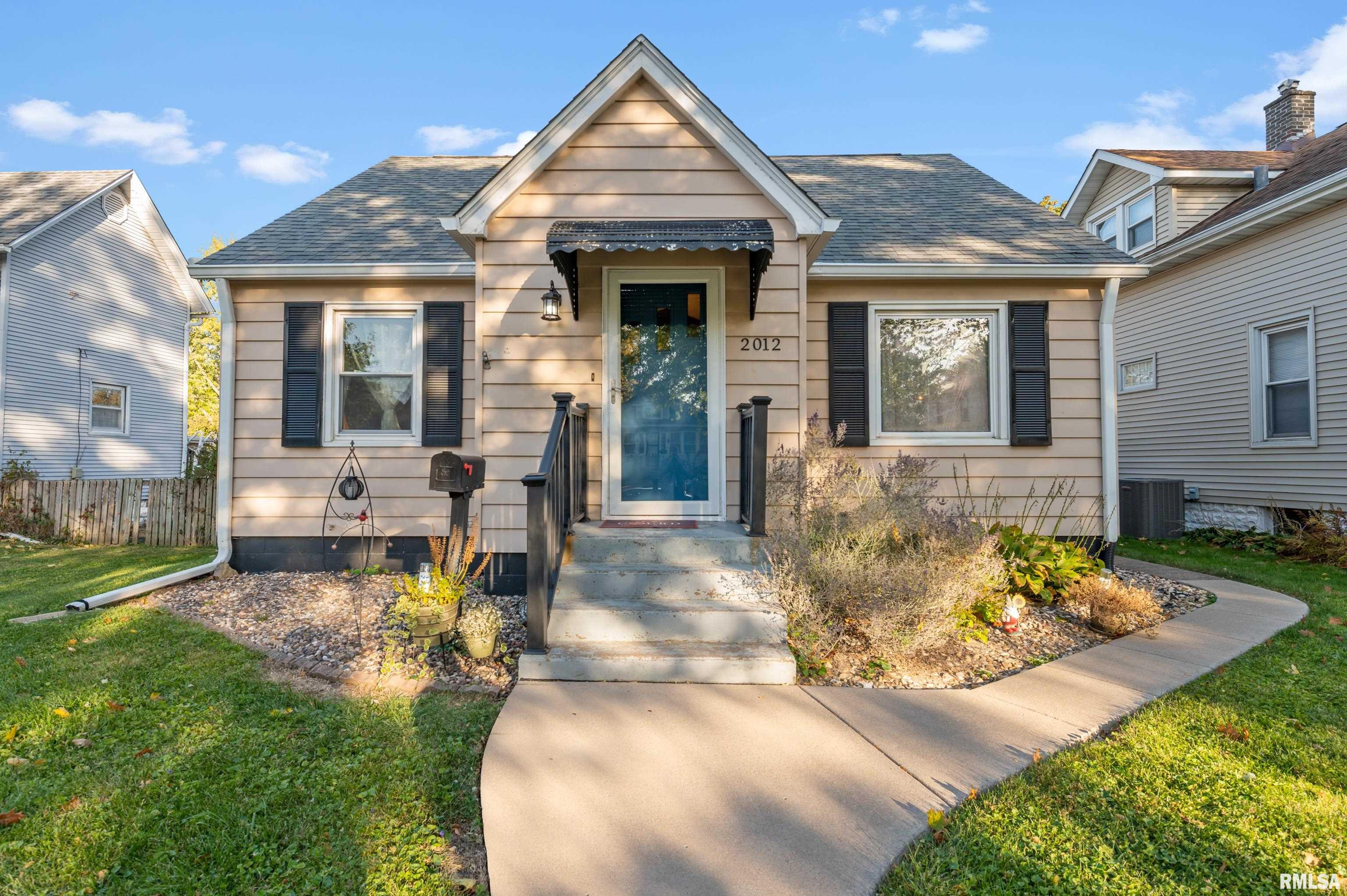 2012 3rd Street Moline, IL 61265 - Photo 1 of 21 Gallery Image 1