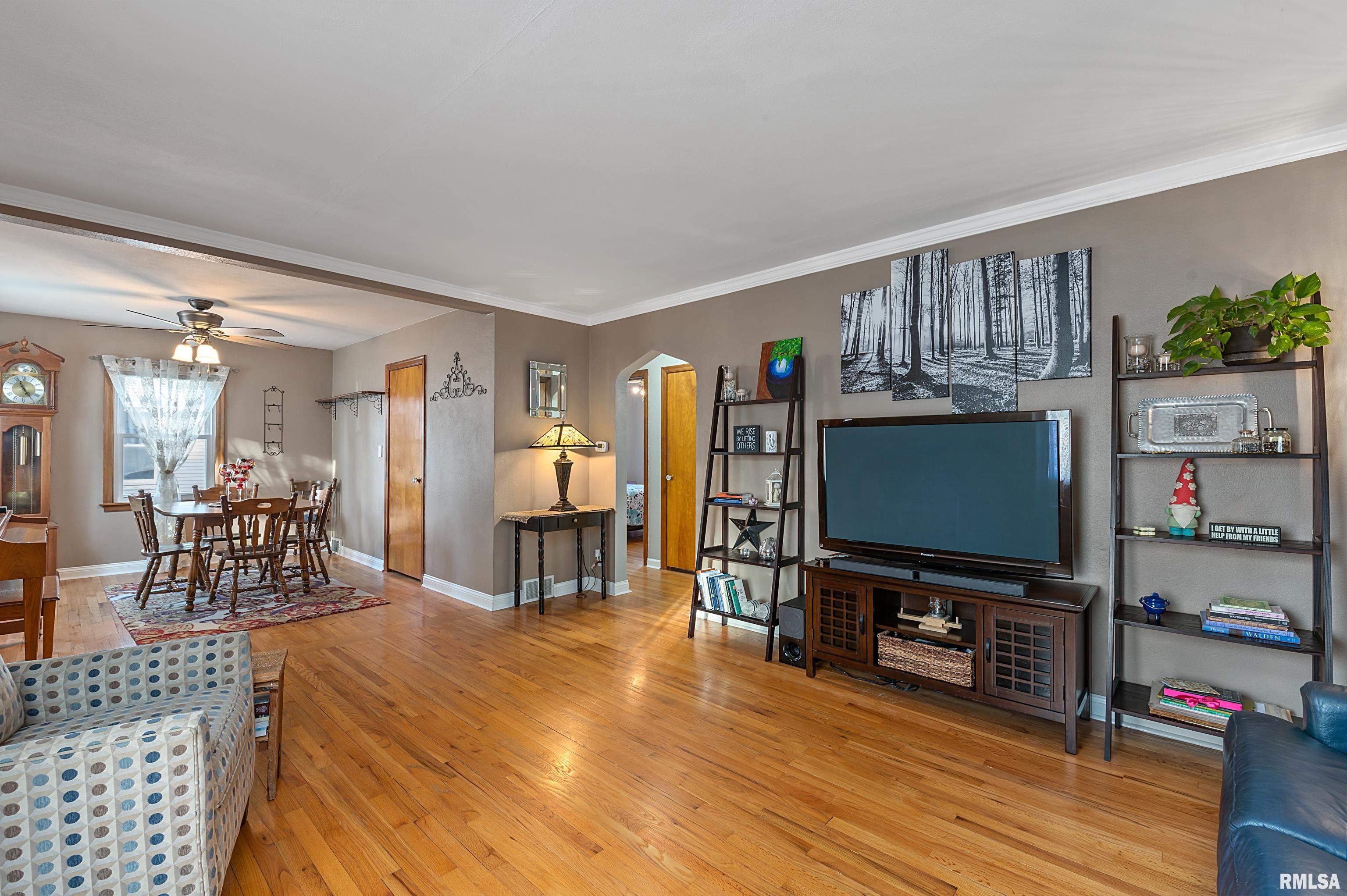 2012 3rd Street Moline, IL 61265 - Photo 4 of 21 Gallery Image 4