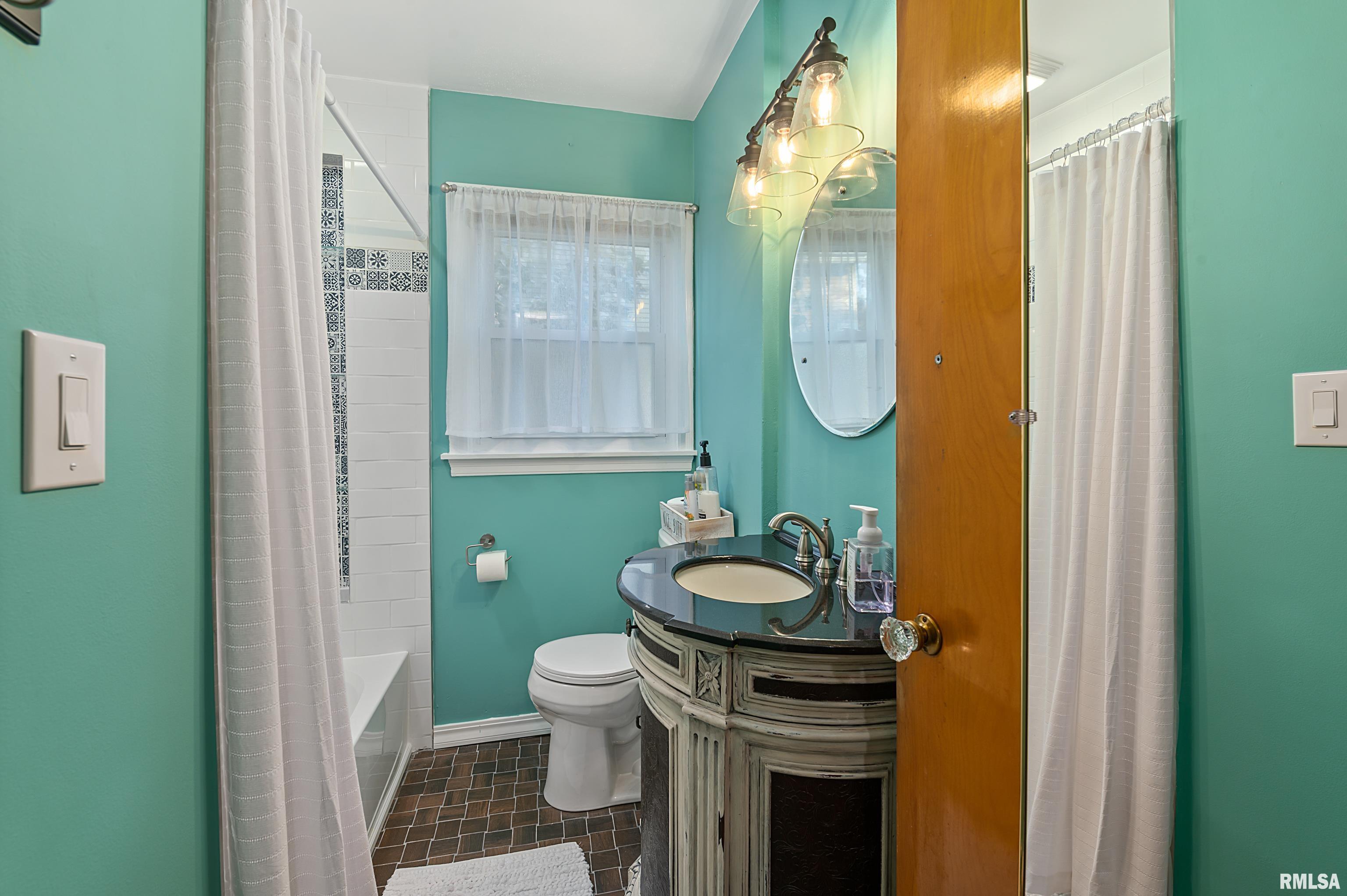 2012 3rd Street Moline, IL 61265 - Photo 9 of 21 Gallery Image 9