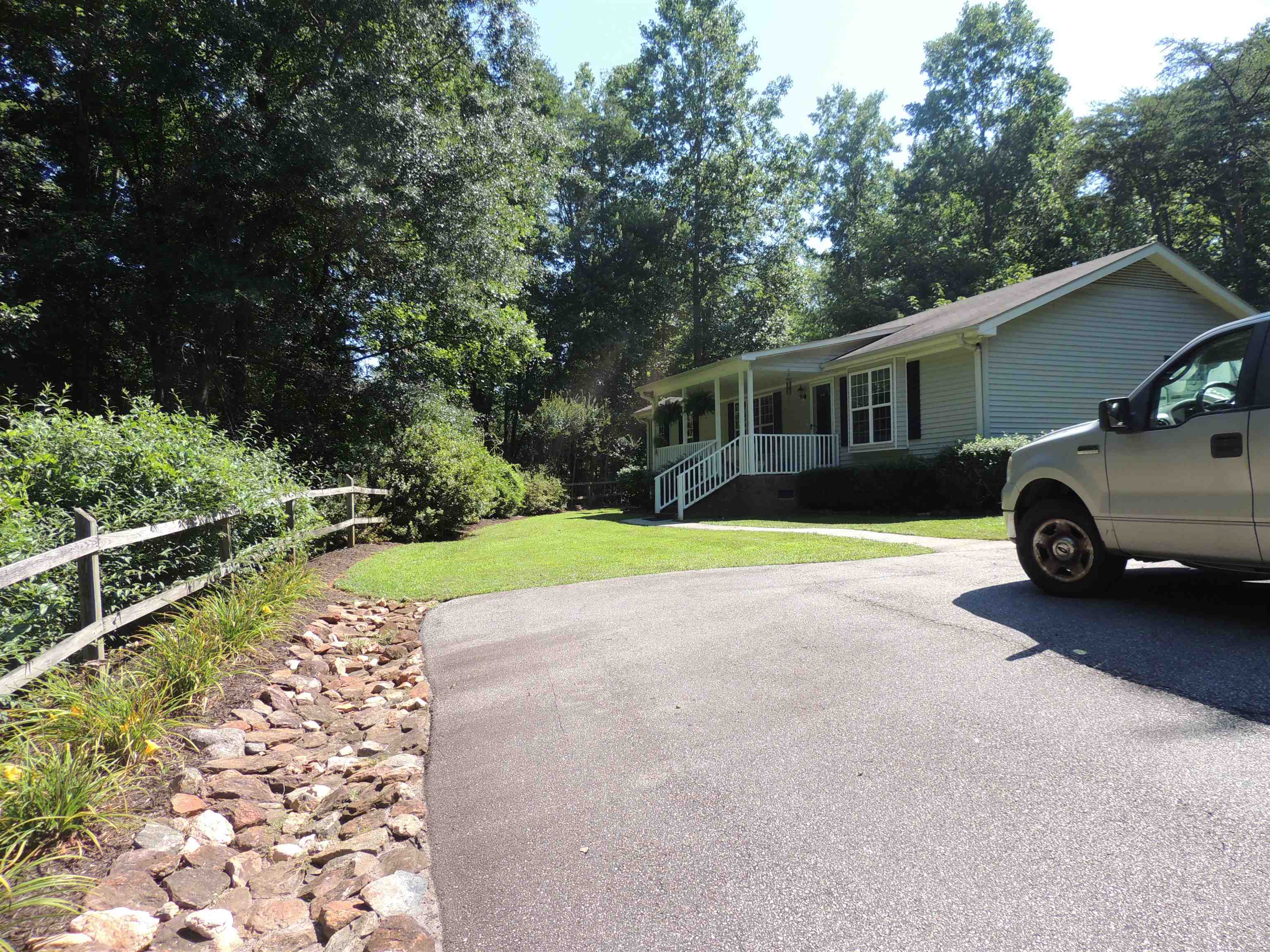 214 Fraley Drive Inman, SC 29349 - Photo 1 of 22