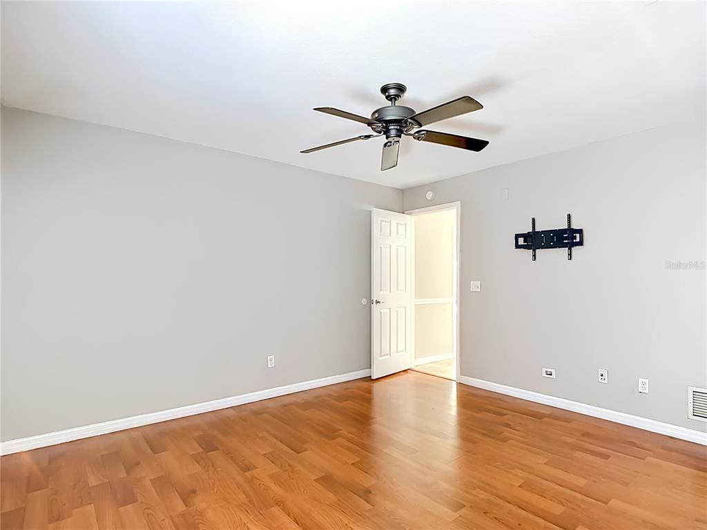 811 Ambassador Loop Tampa, FL 33613 - Photo 41 of 75