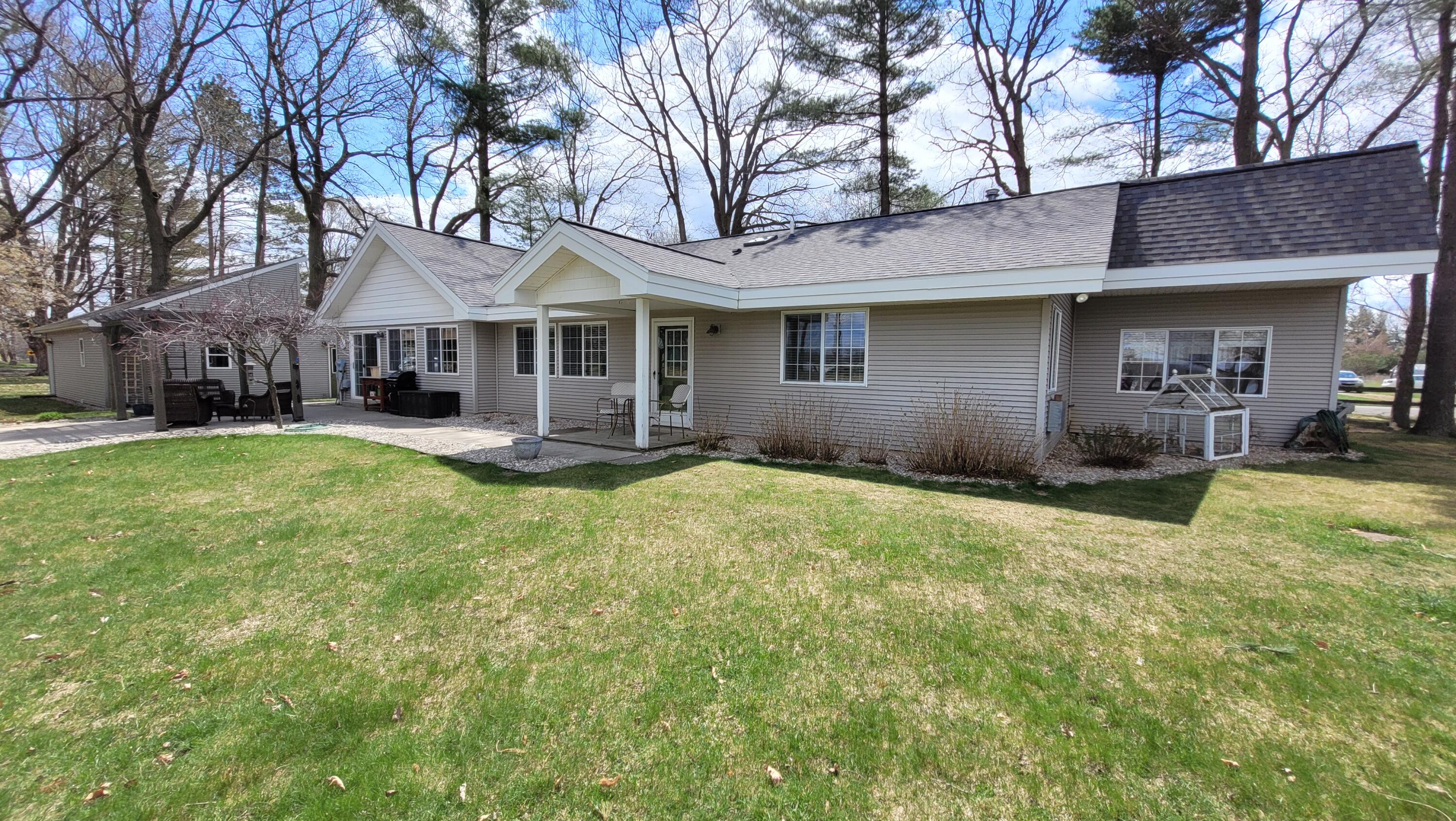 11018 West Briggs Road Trufant, MI 49347 - Photo 3 of 31 20230425_123902