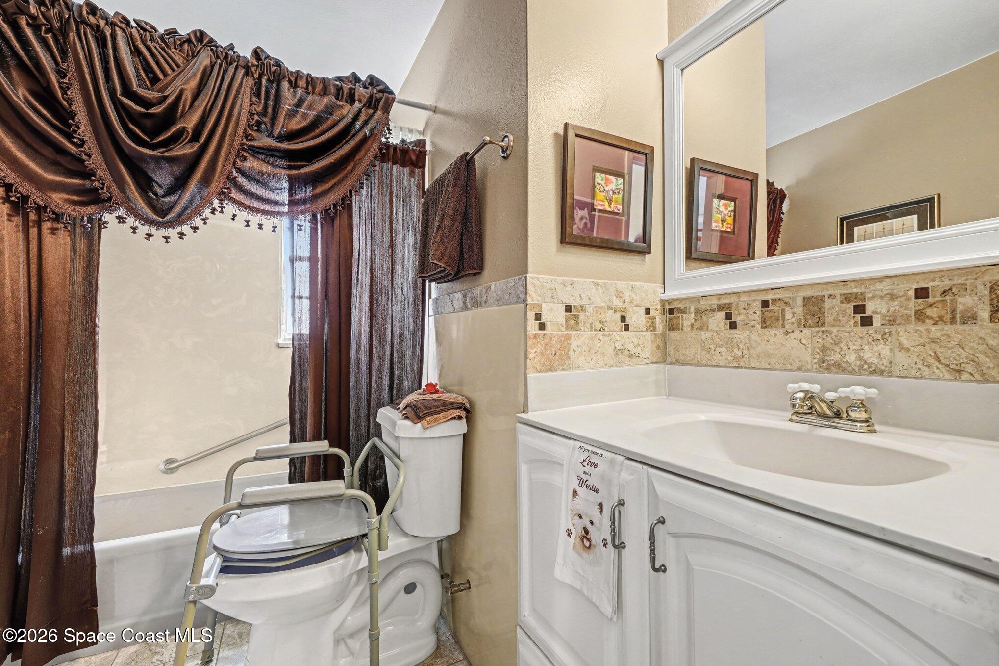 972 Garfield Street Melbourne, FL 32935 - Photo 17 of 29 016_file_1000