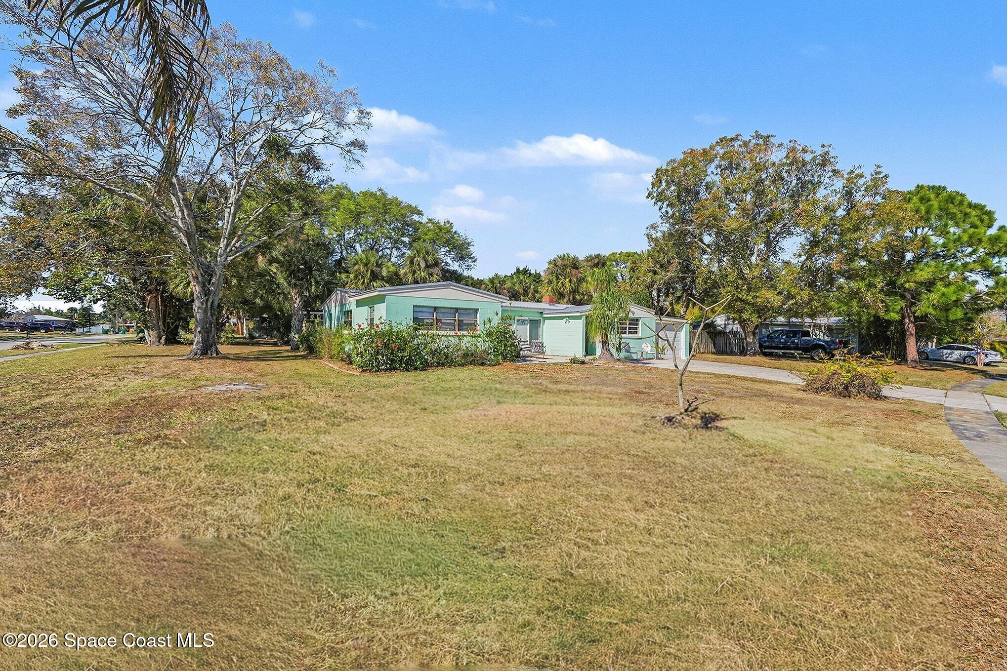 972 Garfield Street Melbourne, FL 32935 - Photo 2 of 29 003_file_9238