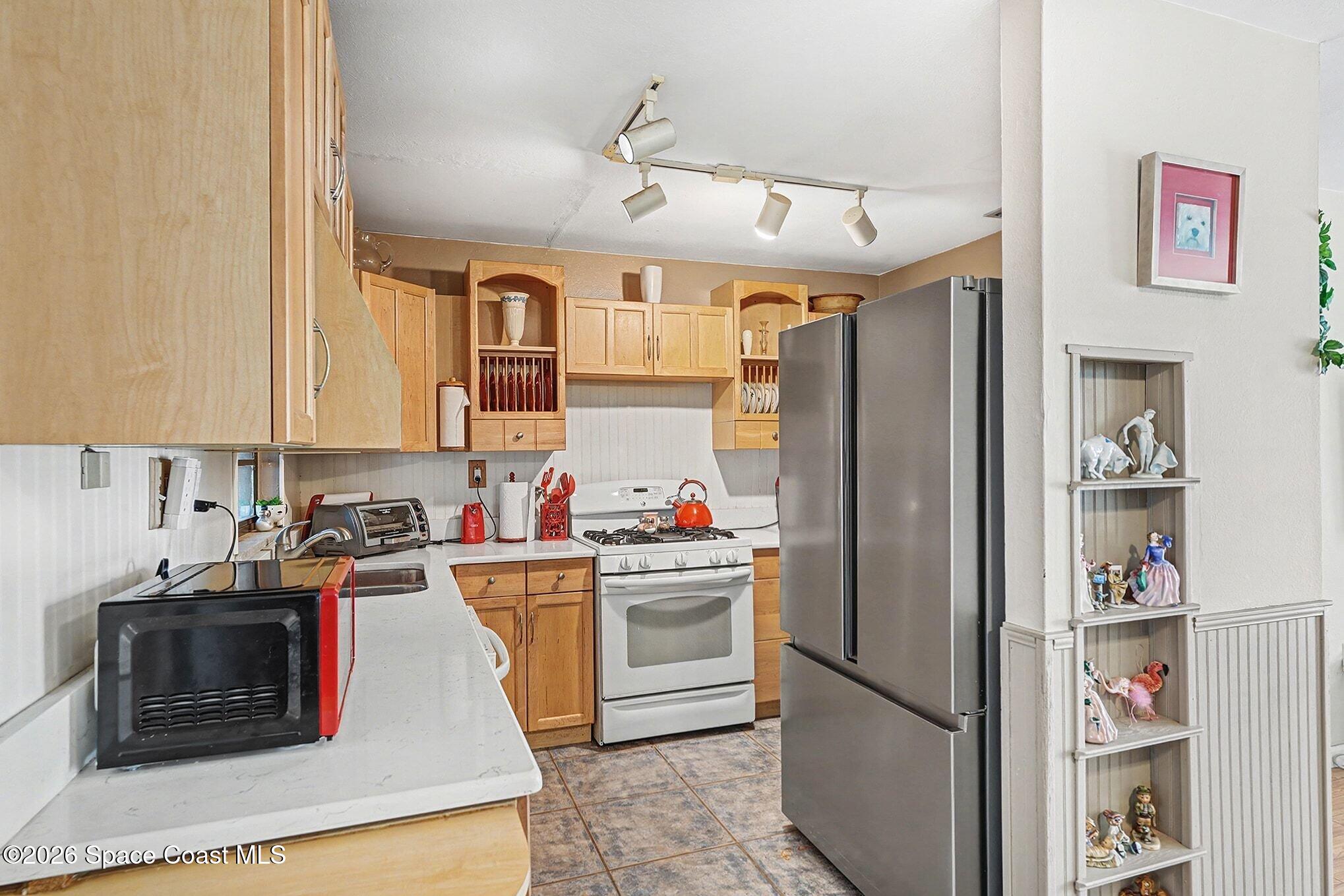 972 Garfield Street Melbourne, FL 32935 - Photo 10 of 29 010_file_6044