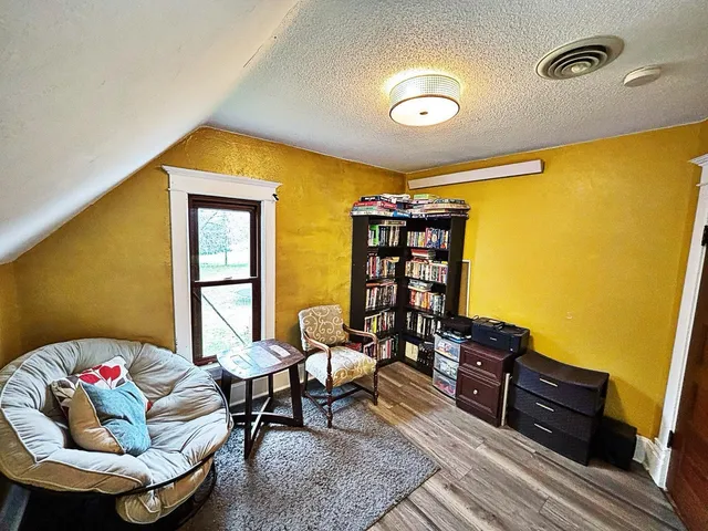 $199,900 | 311 Front Street East, Redwood Falls, MN 56283