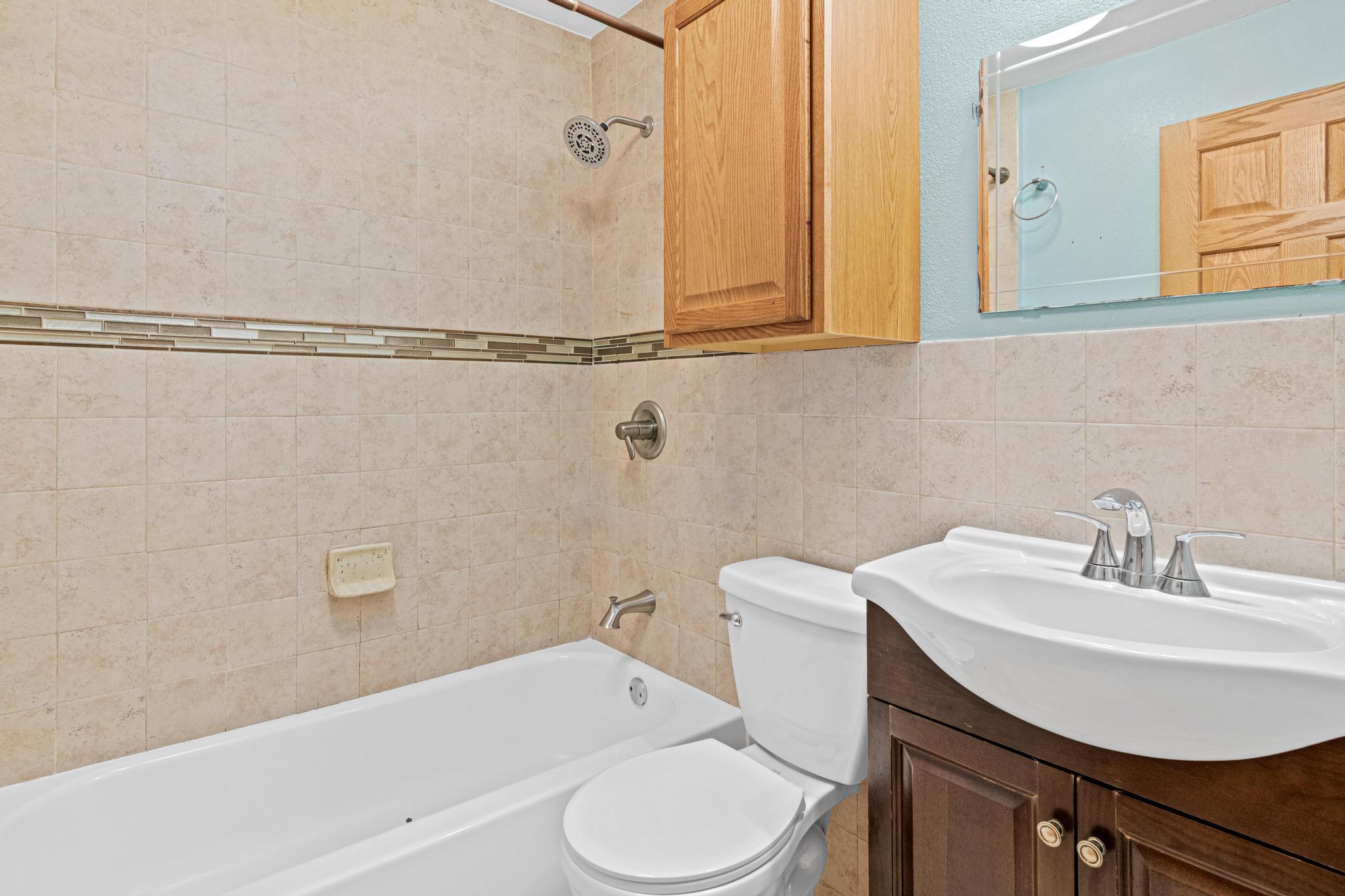 2411 Northeast Madison Street Minneapolis, MN 55418 - Photo 17 of 31