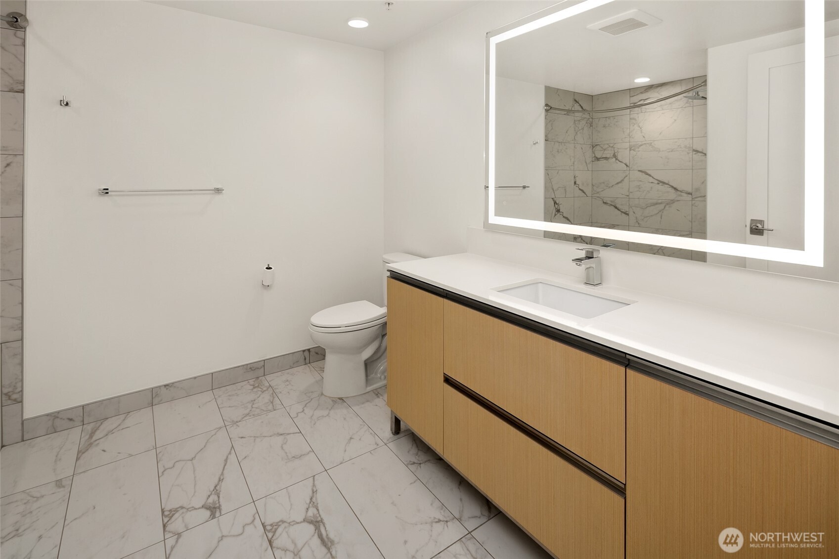 1808 Minor Avenue, Unit 902 Seattle, WA 98101 - Photo 18 of 32