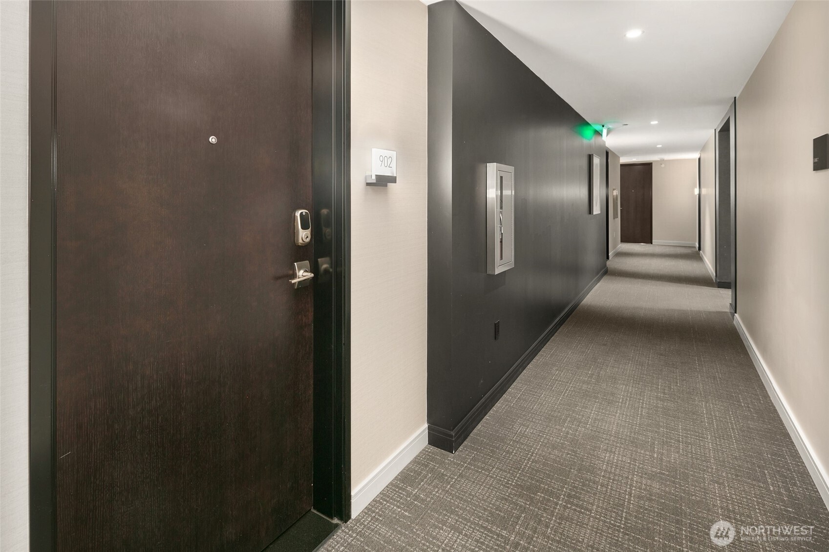 1808 Minor Avenue, Unit 902 Seattle, WA 98101 - Photo 2 of 32