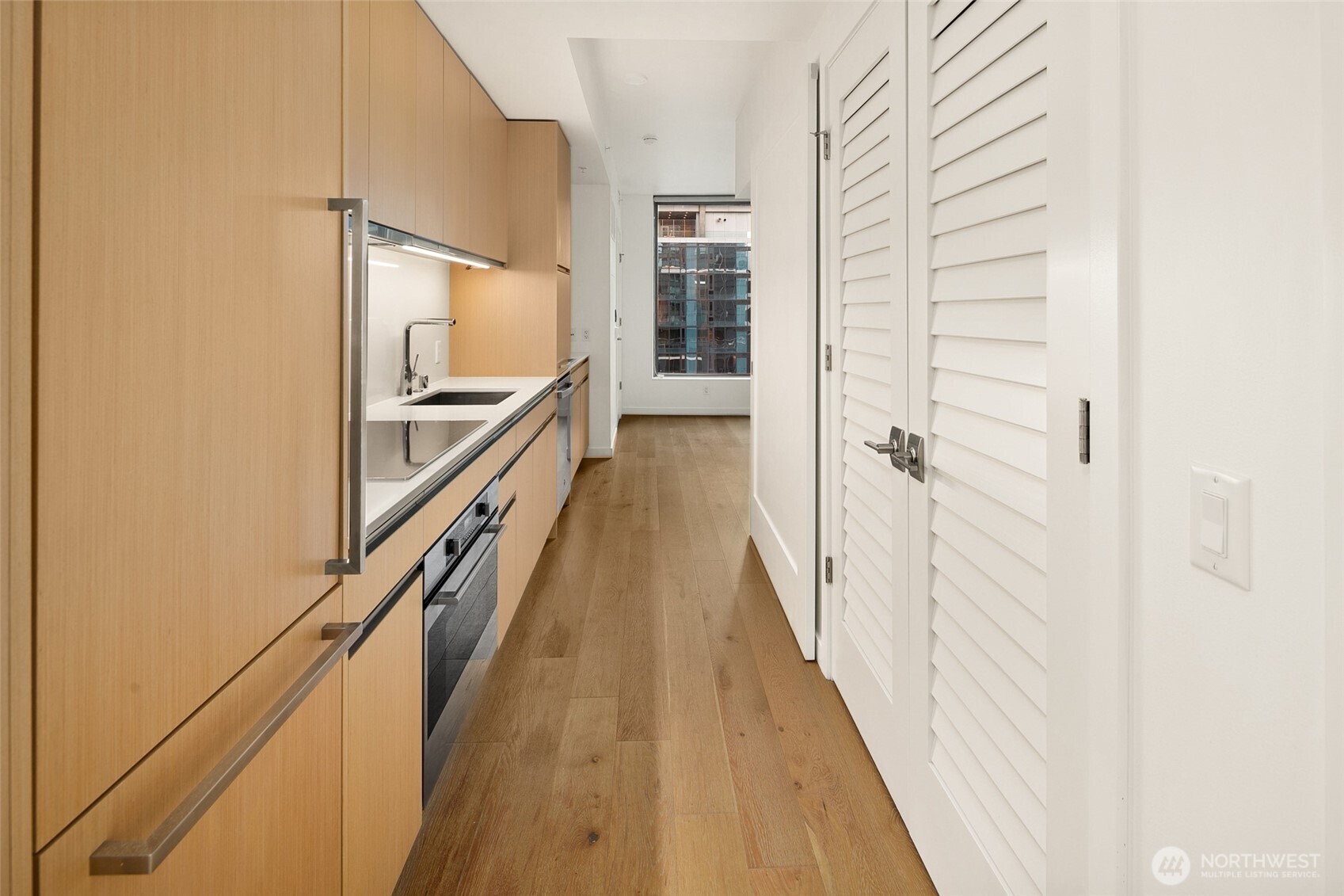 1808 Minor Avenue, Unit 902 Seattle, WA 98101 - Photo 4 of 32