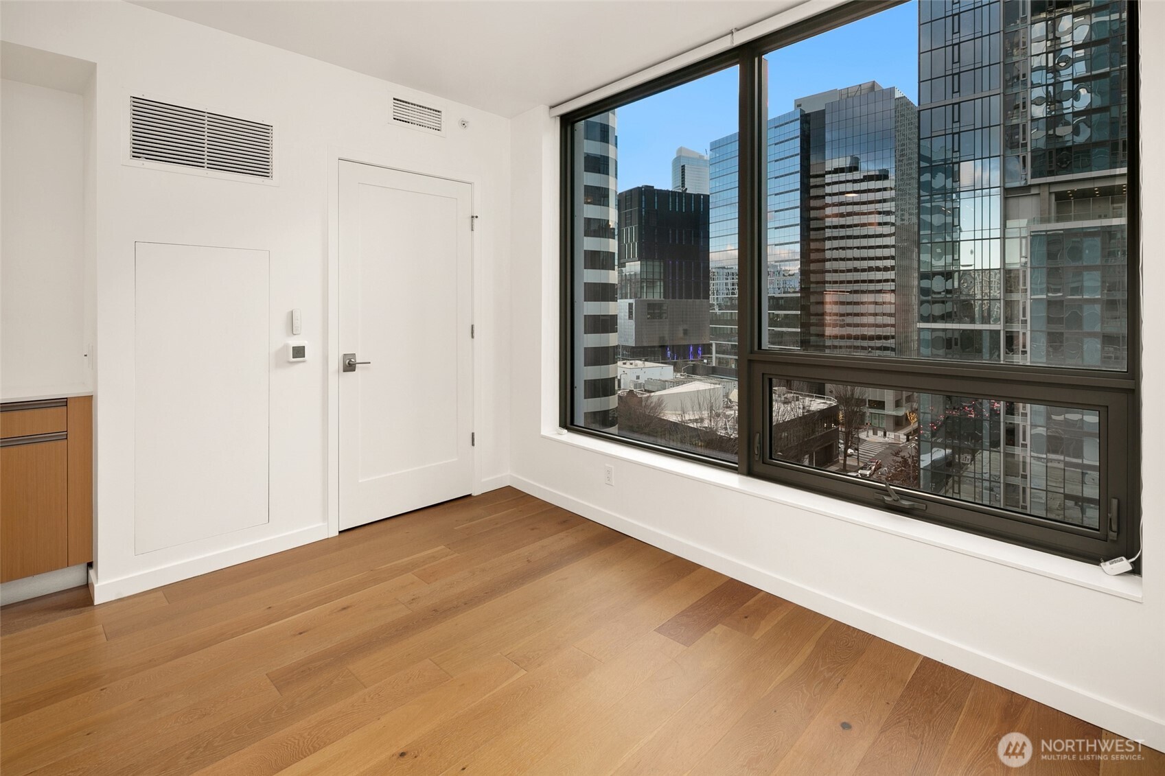 1808 Minor Avenue, Unit 902 Seattle, WA 98101 - Photo 7 of 32