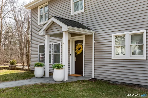 $599,000 | 4 Darien Road, New Fairfield, CT 06812