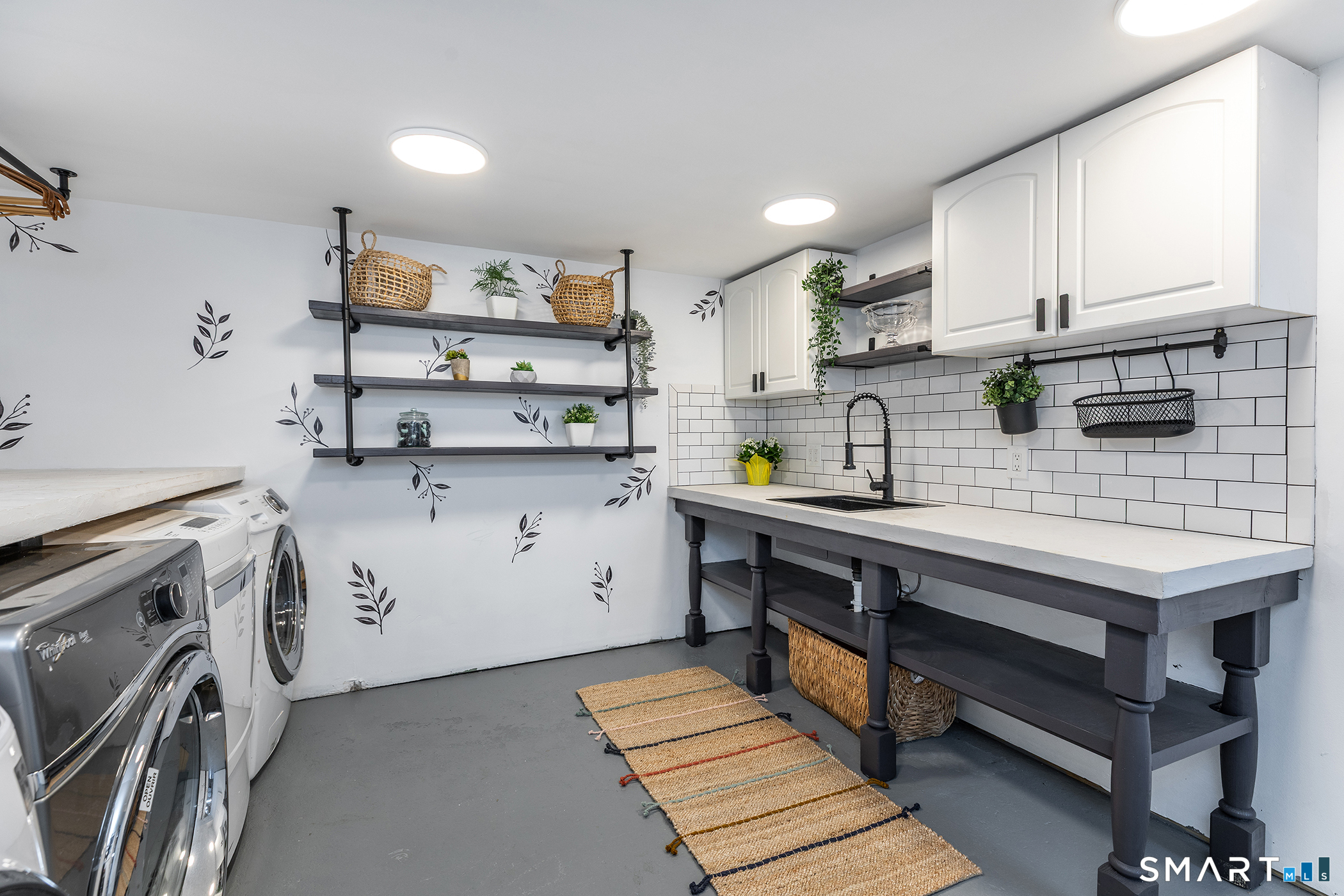 4 Darien Road New Fairfield, CT 06812 - Photo 29 of 36 Laundry