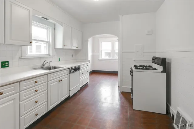 $289,000 | 261 Wardman Road, Tonawanda, NY 14217