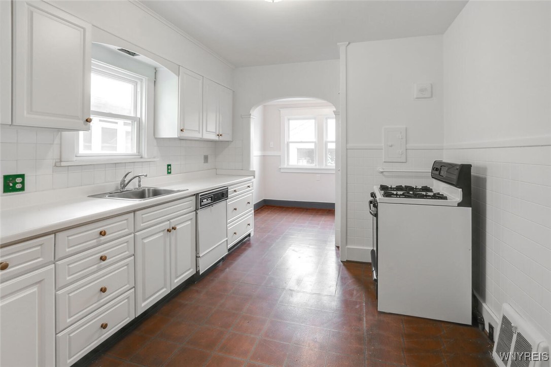 261 Wardman Road Tonawanda, NY 14217 - Photo 11 of 26