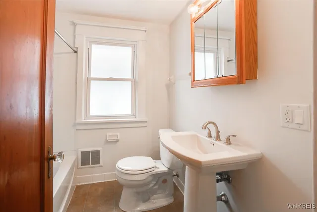 $289,000 | 261 Wardman Road, Tonawanda, NY 14217