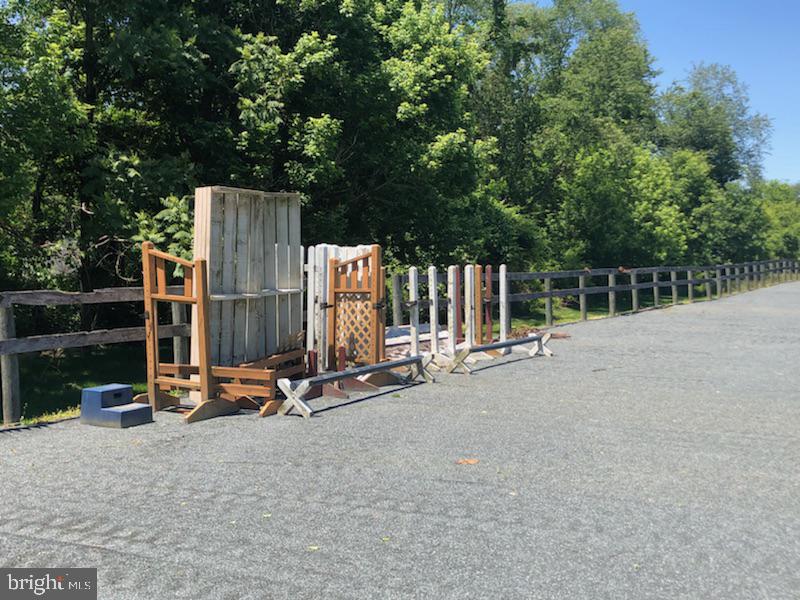 3925 Davis Corner Road Street, MD 21154 - Photo 18 of 51 Riding/jumping ring