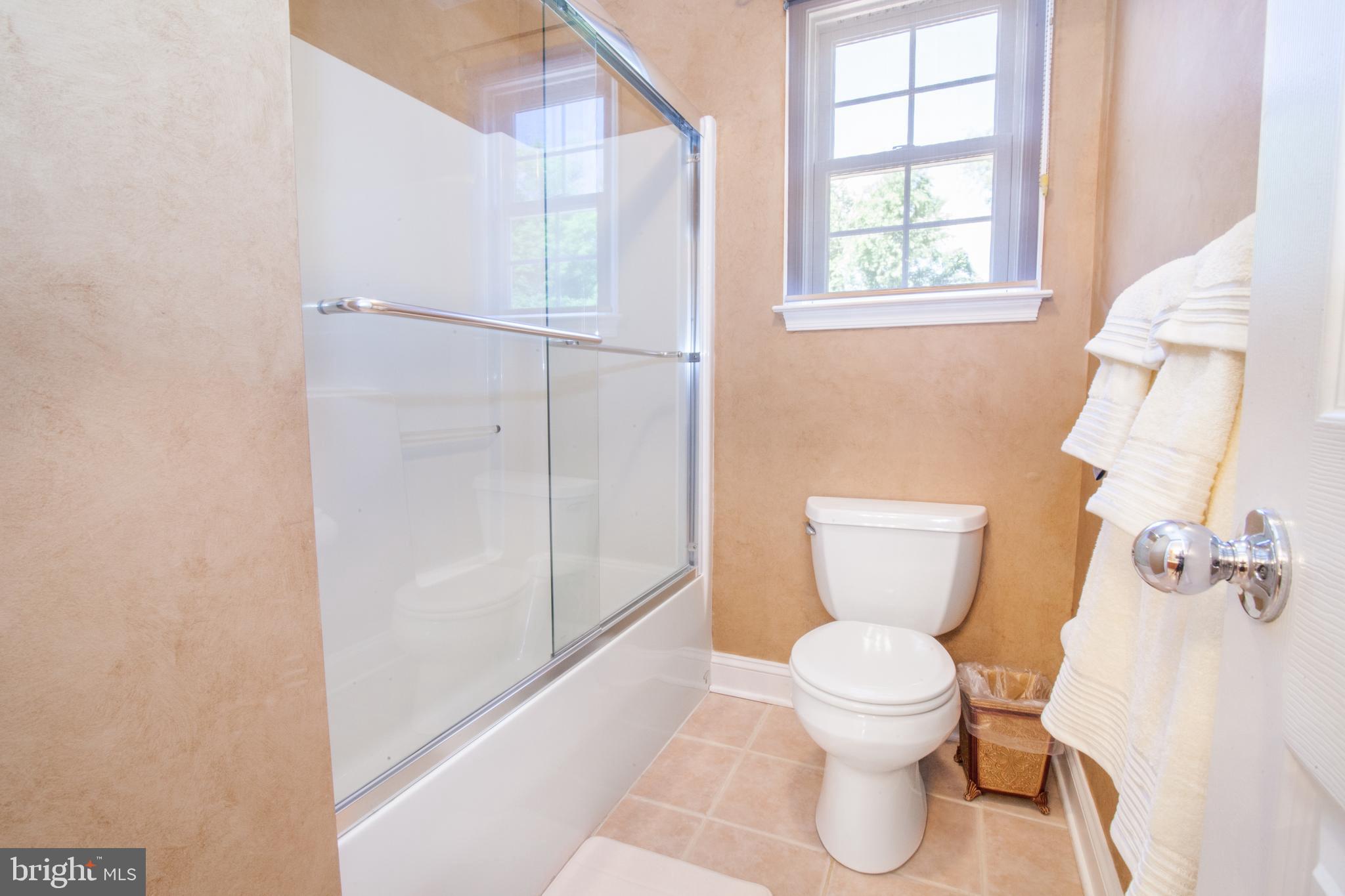 3925 Davis Corner Road Street, MD 21154 - Photo 44 of 51 2nd floor buddy bath