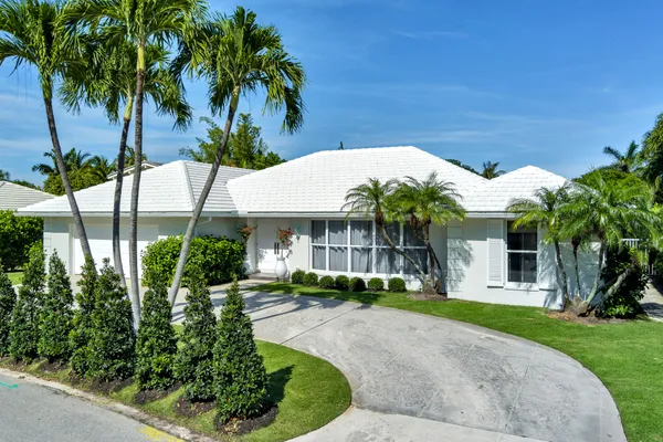 $40,000 | 1465 North Lake Way, Palm Beach, FL 33480