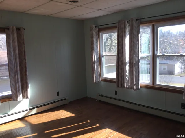 $99,999 | 203 East Whitlock Street, Jonesboro, IL 62952